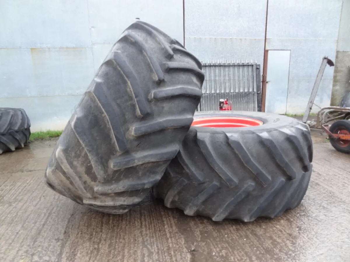 Pair 800 Wheels 800/65r32 - Image 1