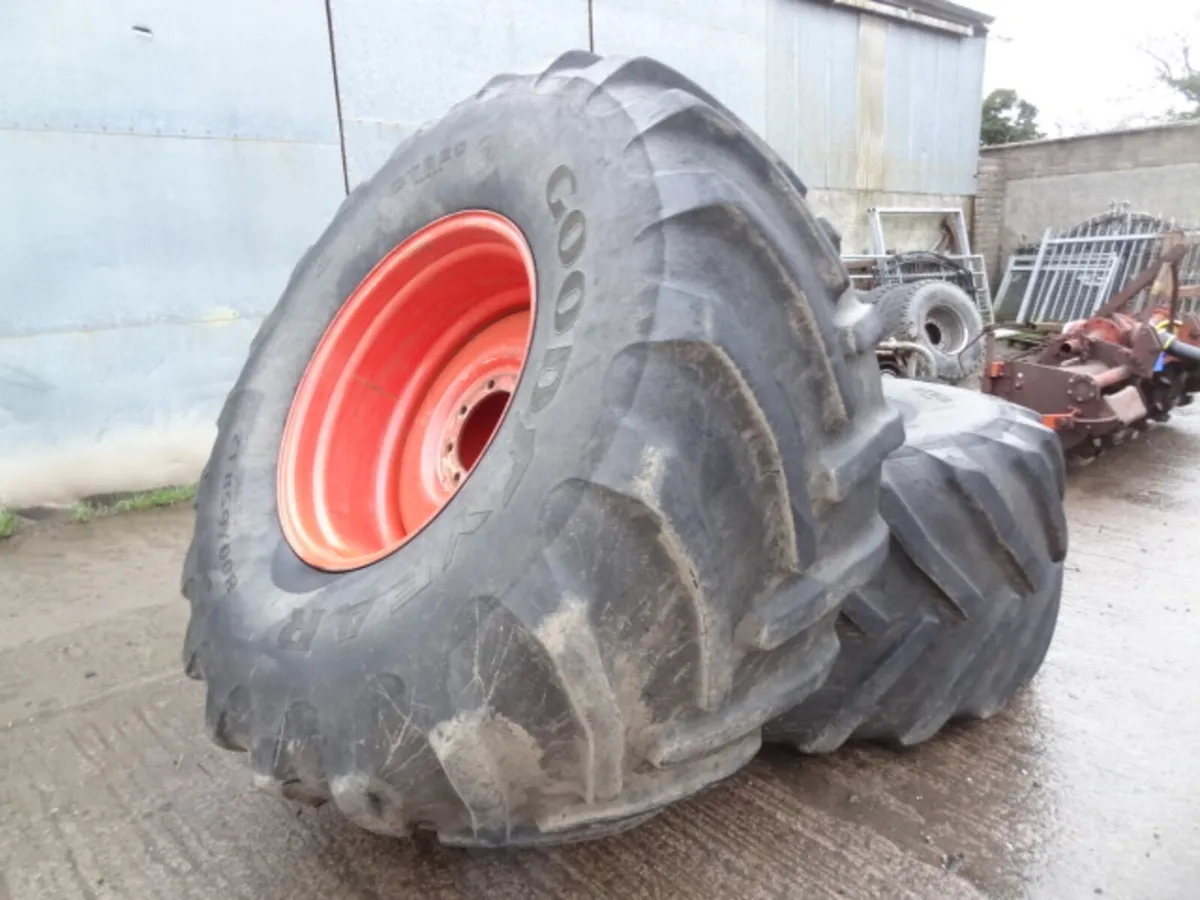 Pair 800 Wheels 800/65r32 - Image 2