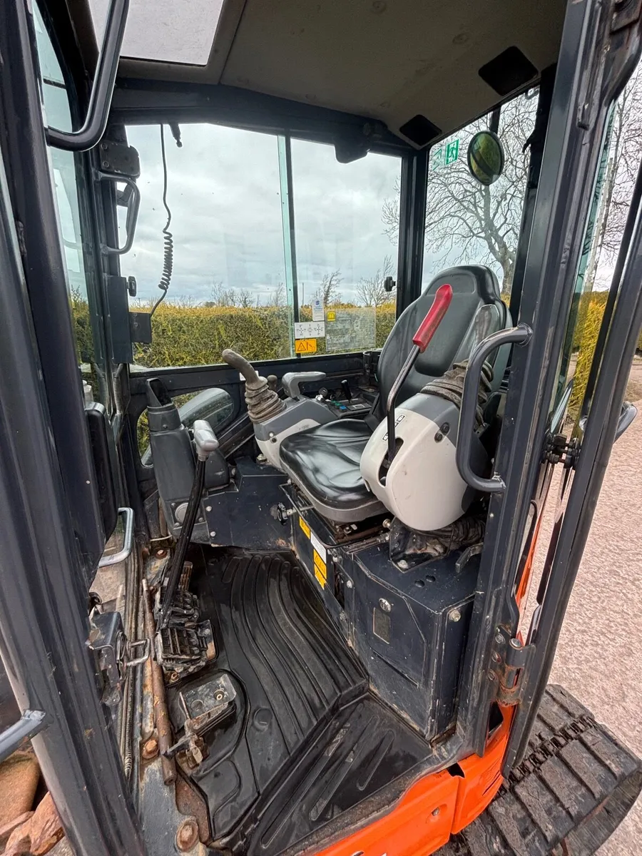 Hitachi Zaxis 26U - Image 2