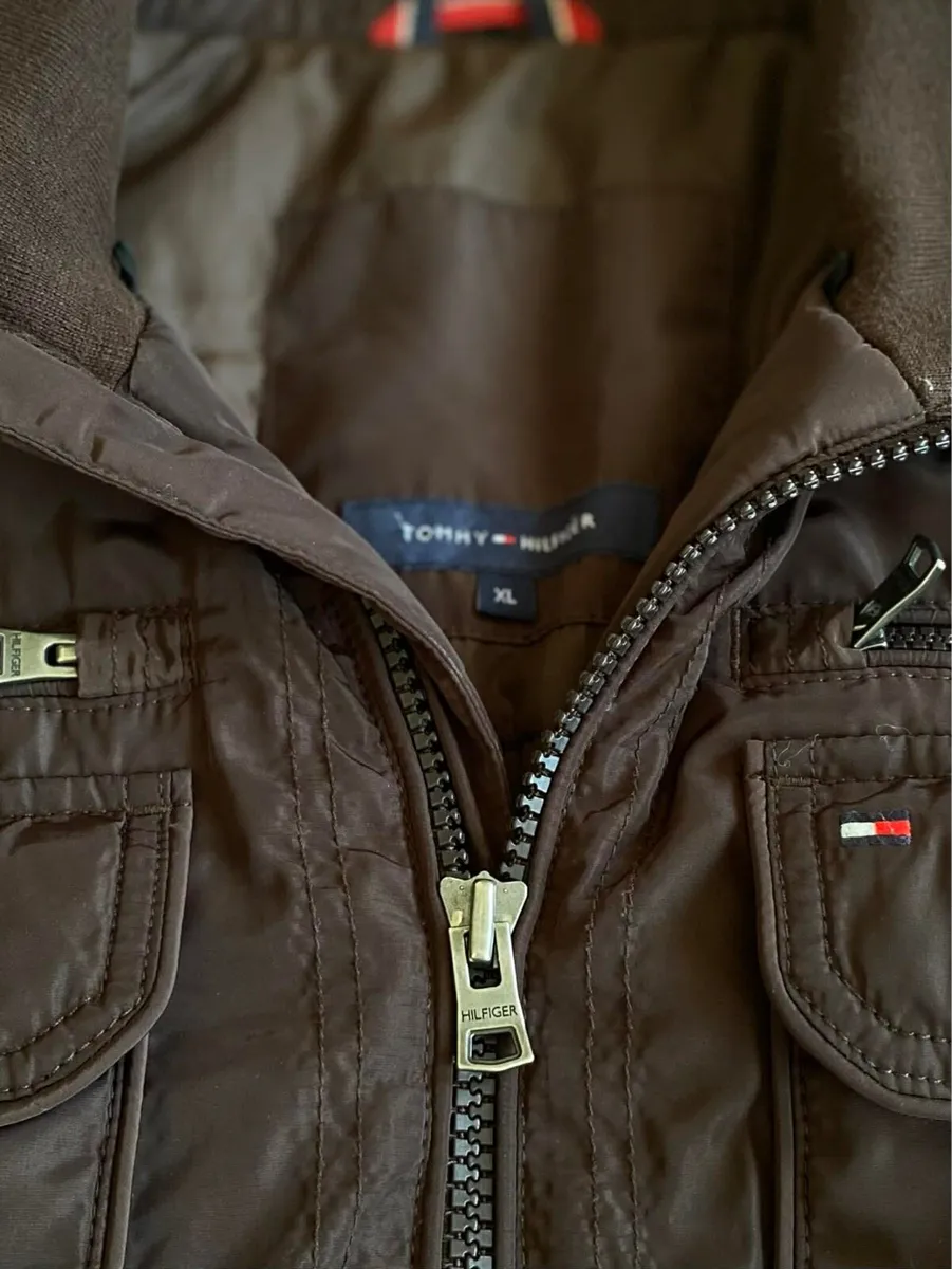 Tommy Hilfiger xl bomber jacket. Full zip coat. - Image 3