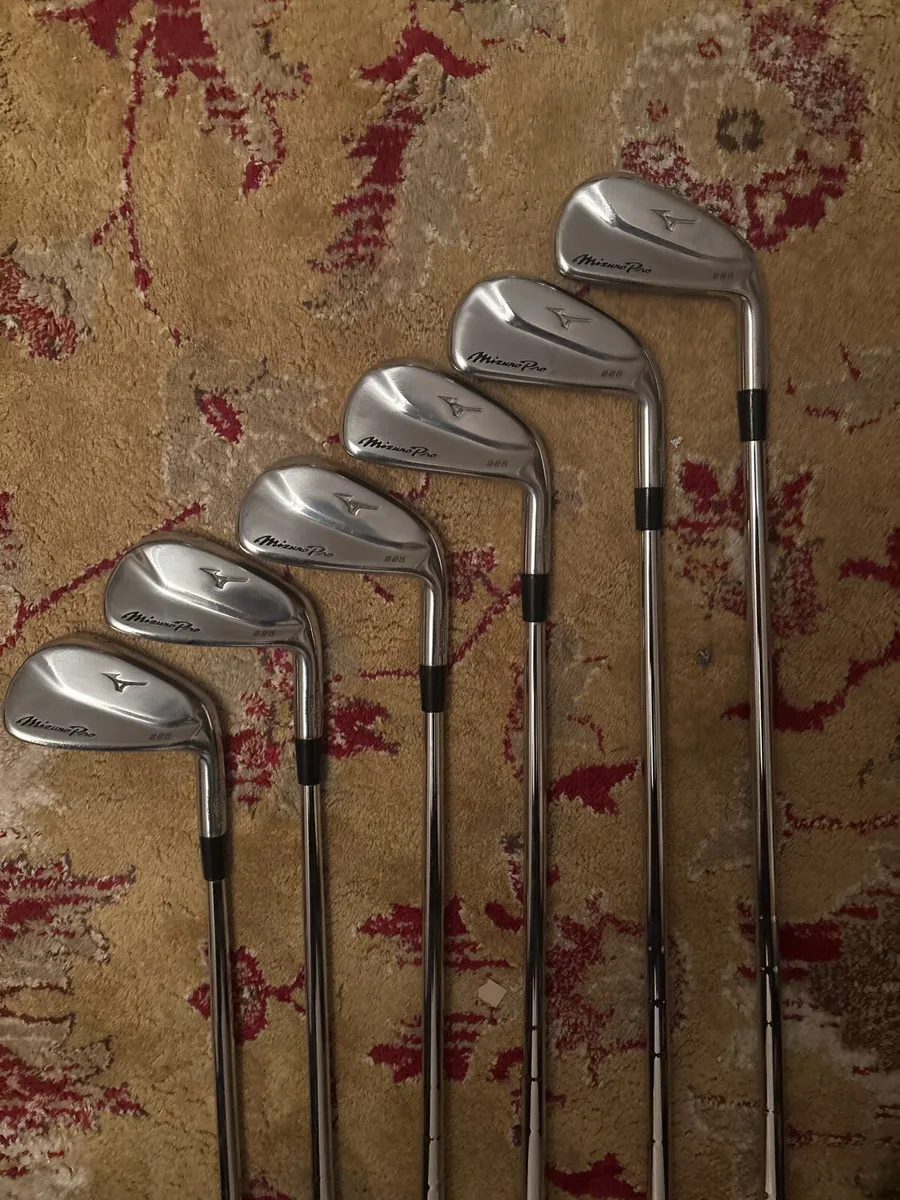 Golf irons - Image 1