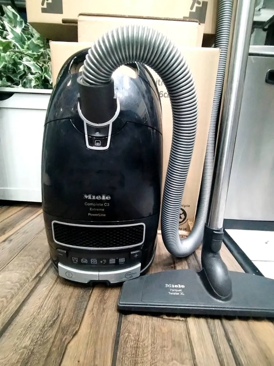 Miele Complete C3 Extreme PowerLine Vacuum cleaner - Image 3