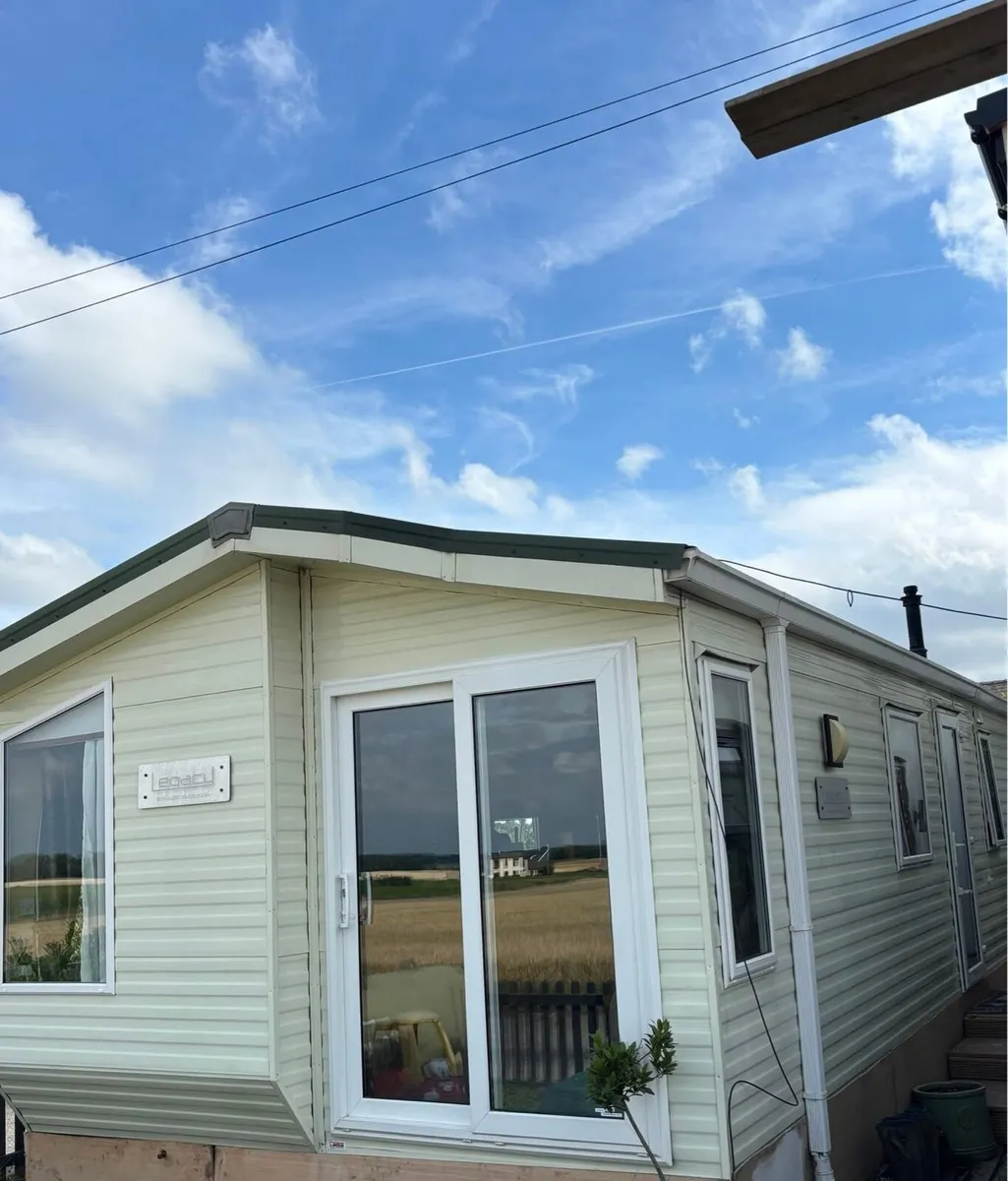 Willerby Legacy 40 x 12.6 / 3 Bedroom - Image 1