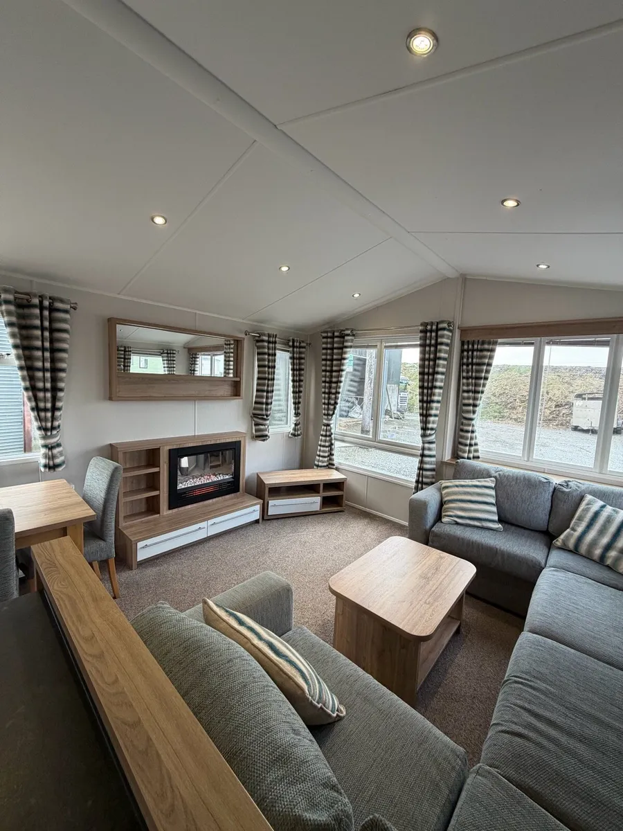 Willerby Granada 2017 38 x 12 / 3 Bedroom - Image 3