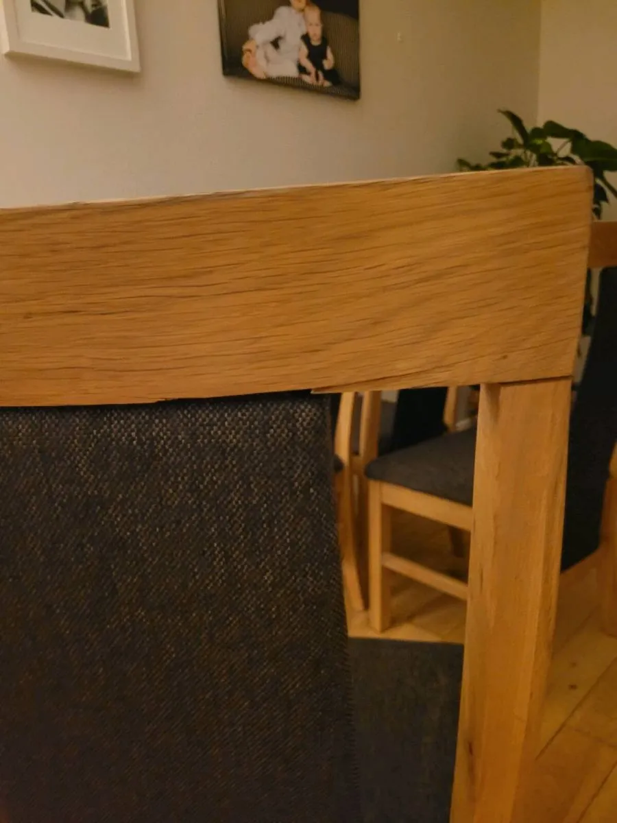 Table and Chairs - Image 4