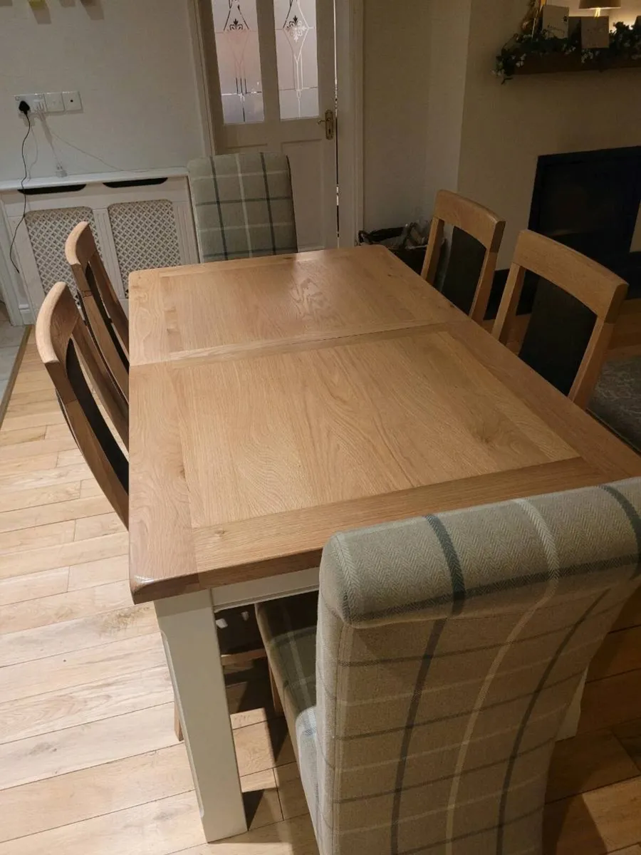 Table and Chairs - Image 2