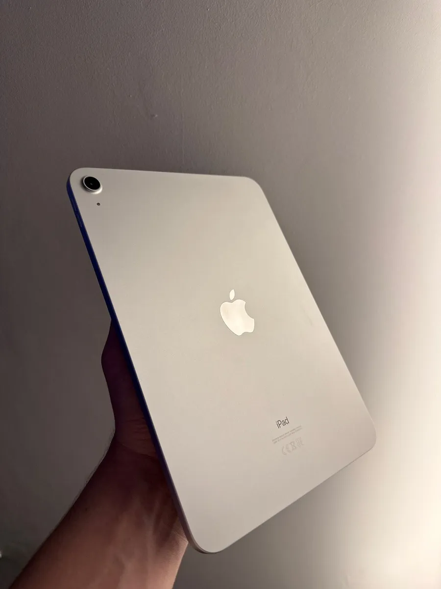 iPad (10th generation) - Image 3