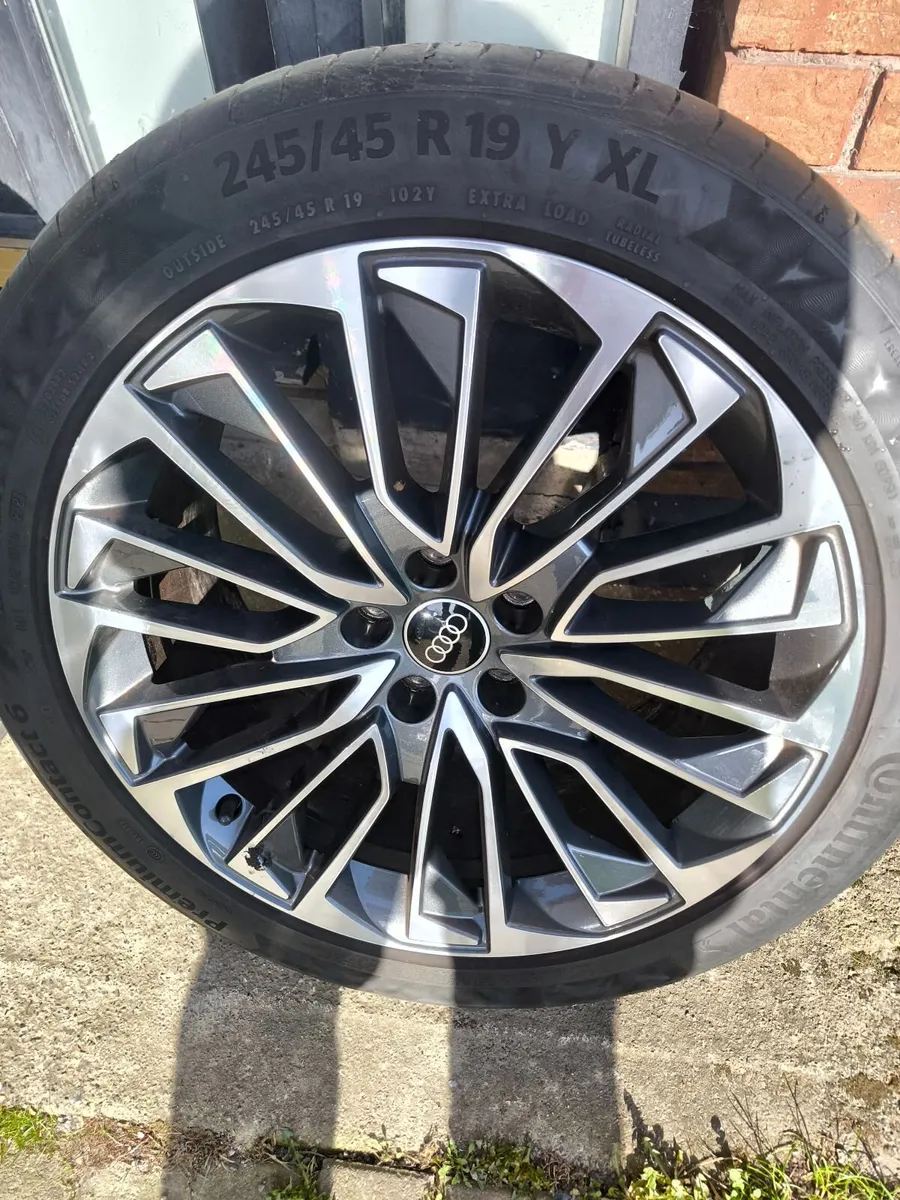 Audi A7 Genuine wheels 245/45/19 good tyres! - Image 2