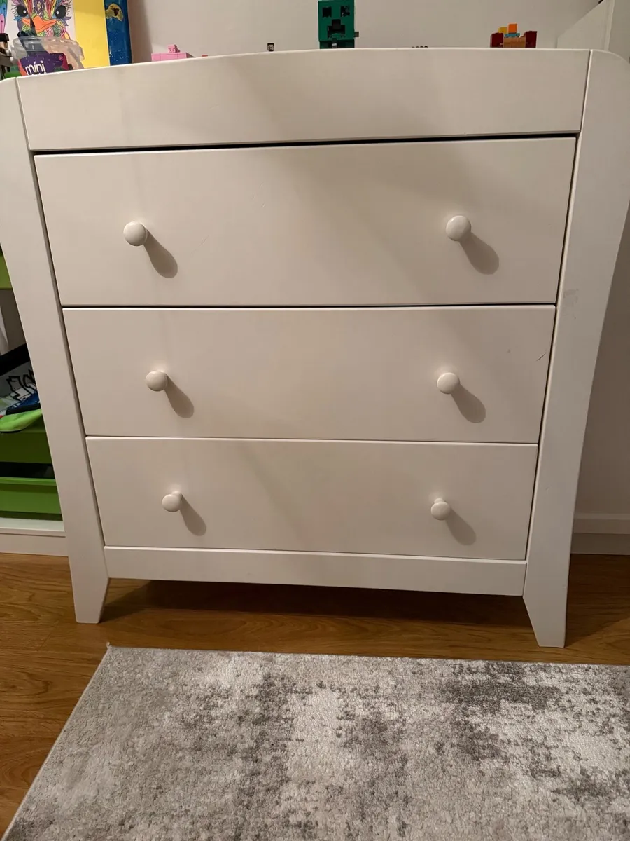 Baby change unit - Image 1