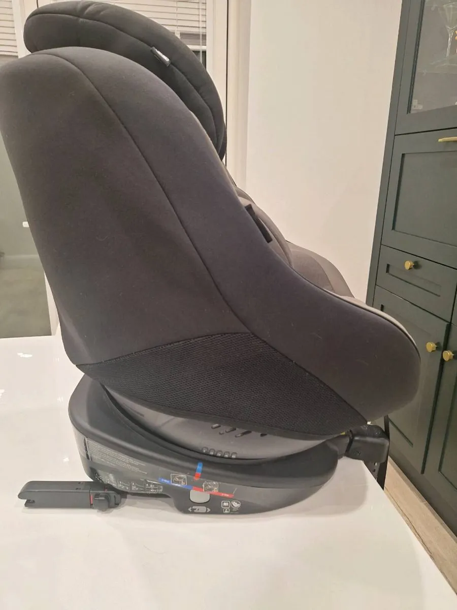 Joie spin car seat - Image 3