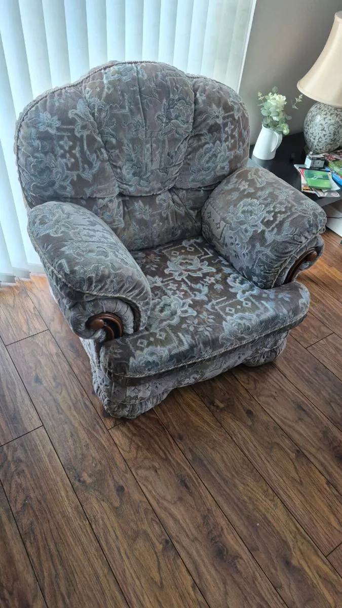 Suite of Furniture - Image 4