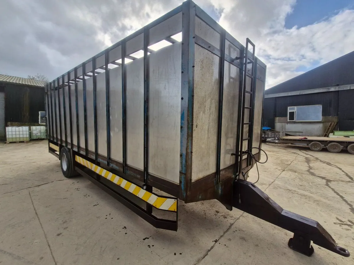 cattle trailer - Image 1