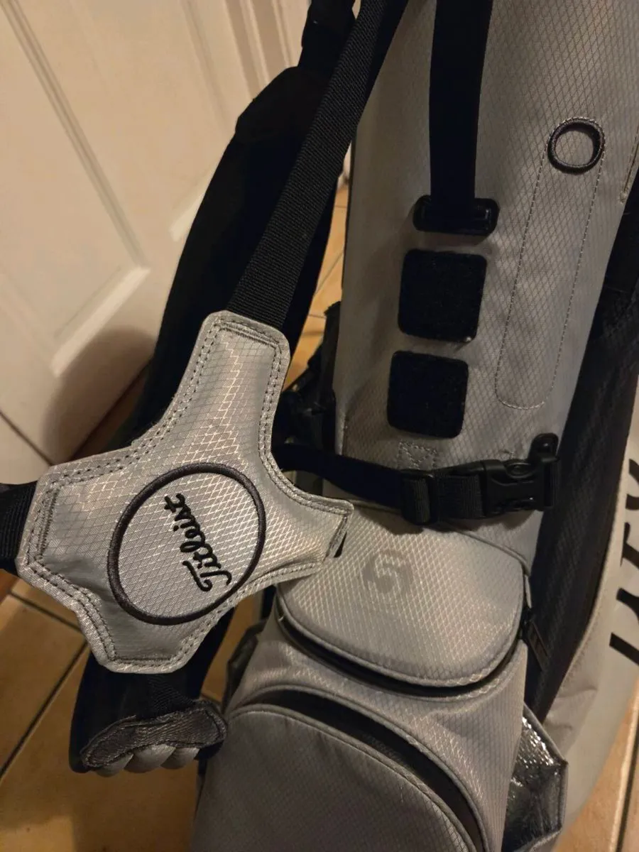 Titleist Players5 Stadry Carry Bag - Image 3