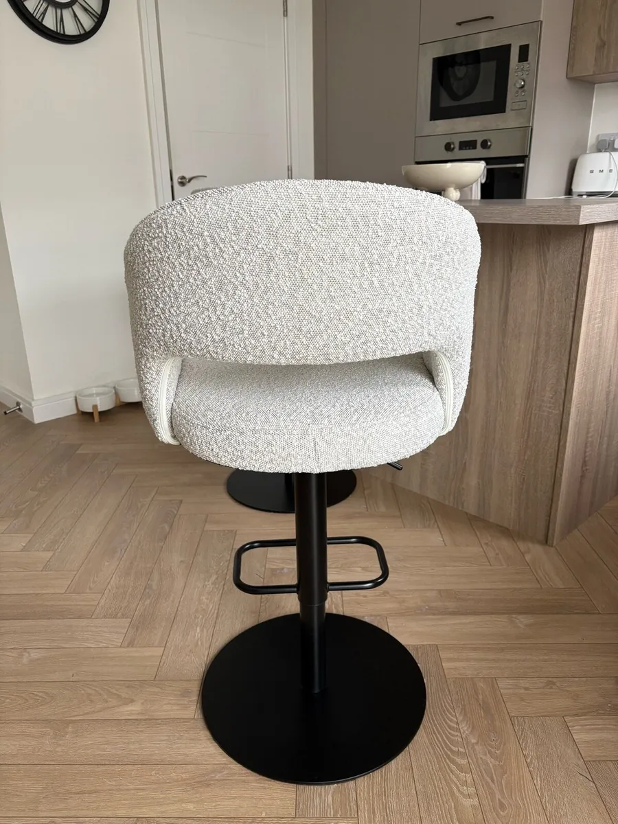 Beige swivel barstool - Image 4