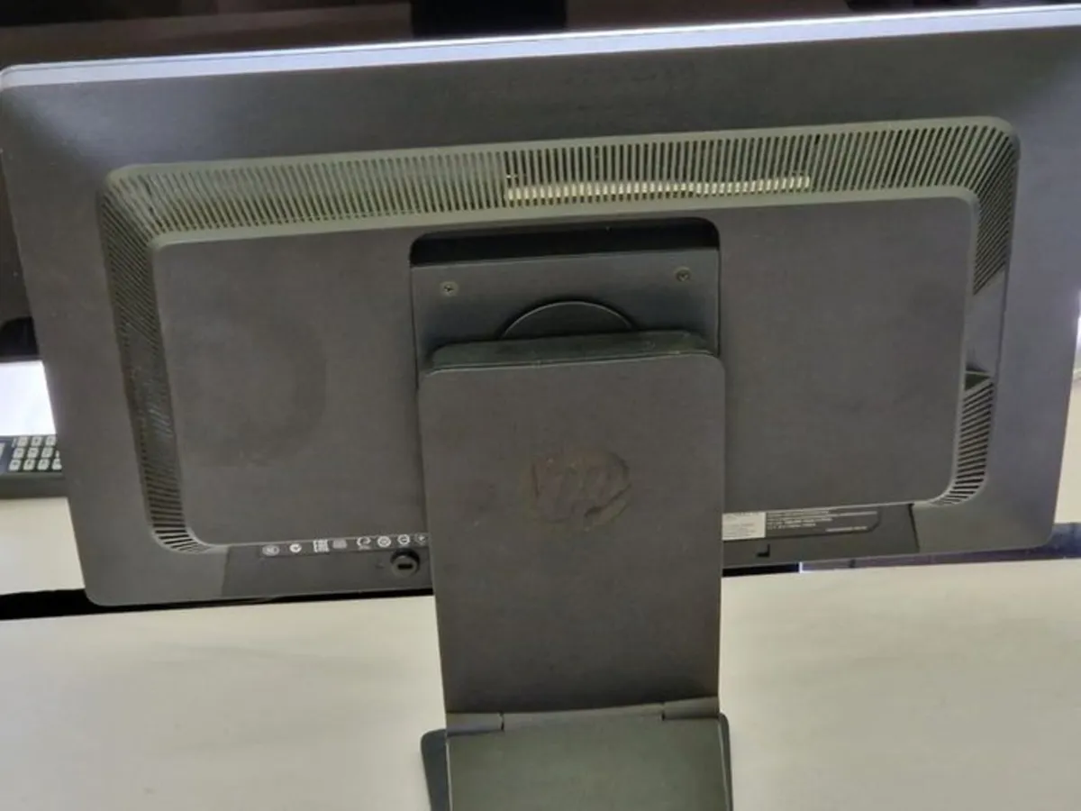 HP 20" Elite Display Monitor E201, Excellent cond. - Image 2