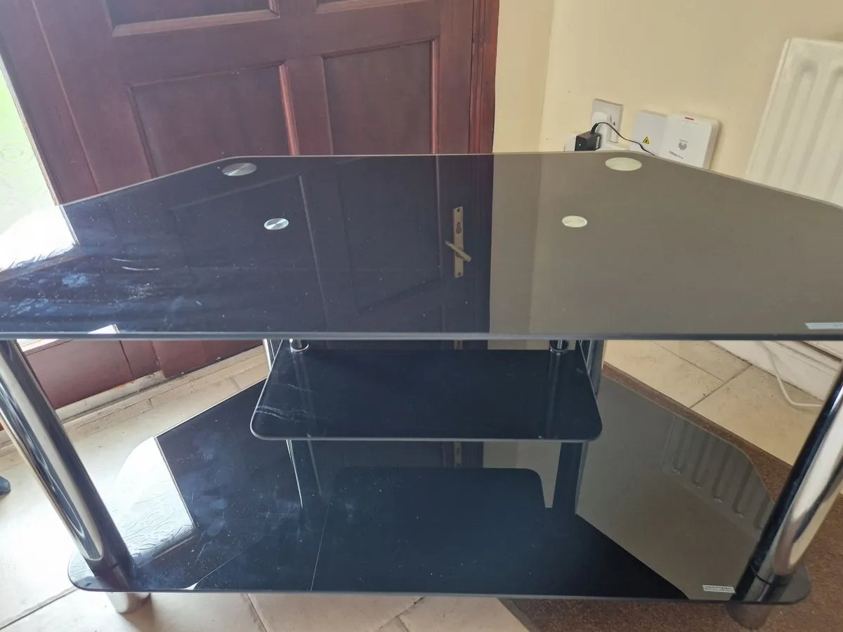 TV Table Stand, 3 tiers with middle shelf - Image 3