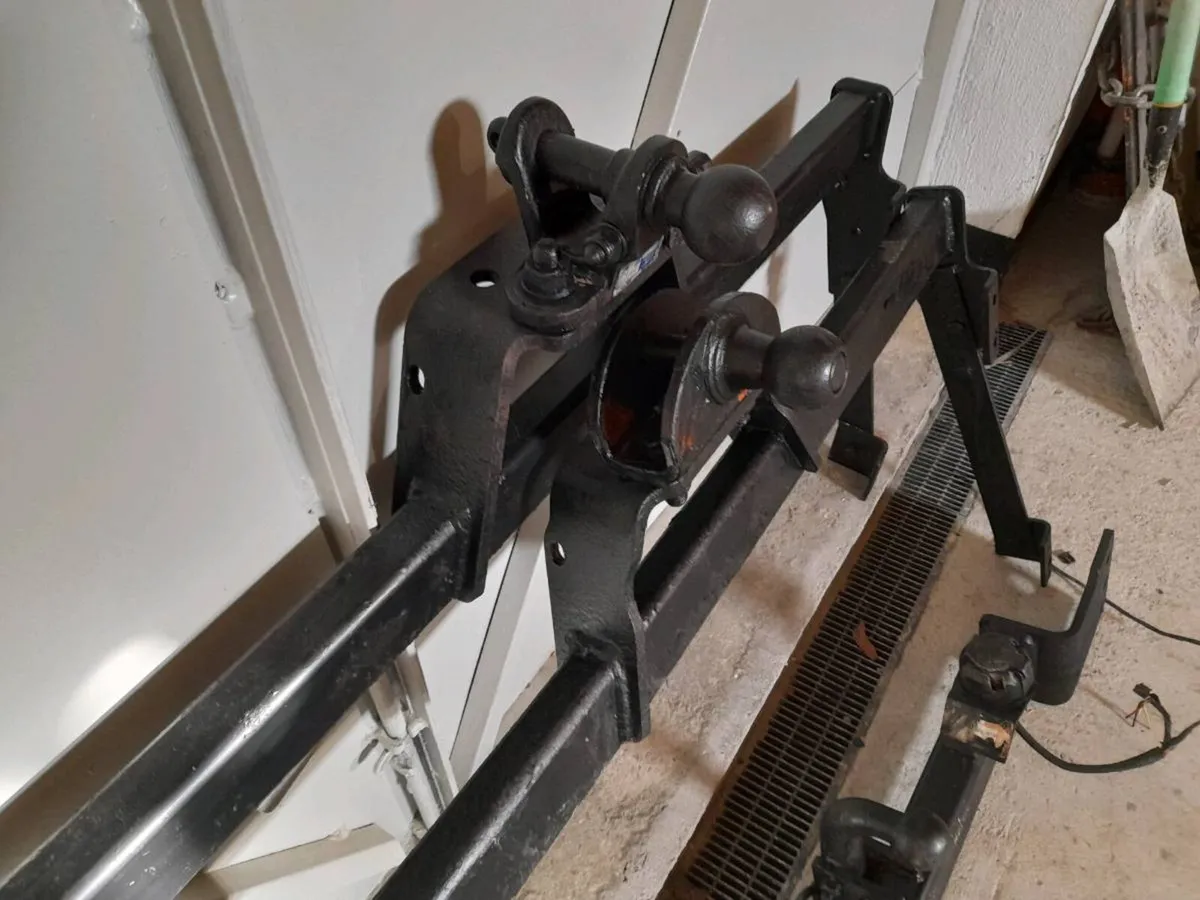 Tow bars/ Renault Traffic - Image 2