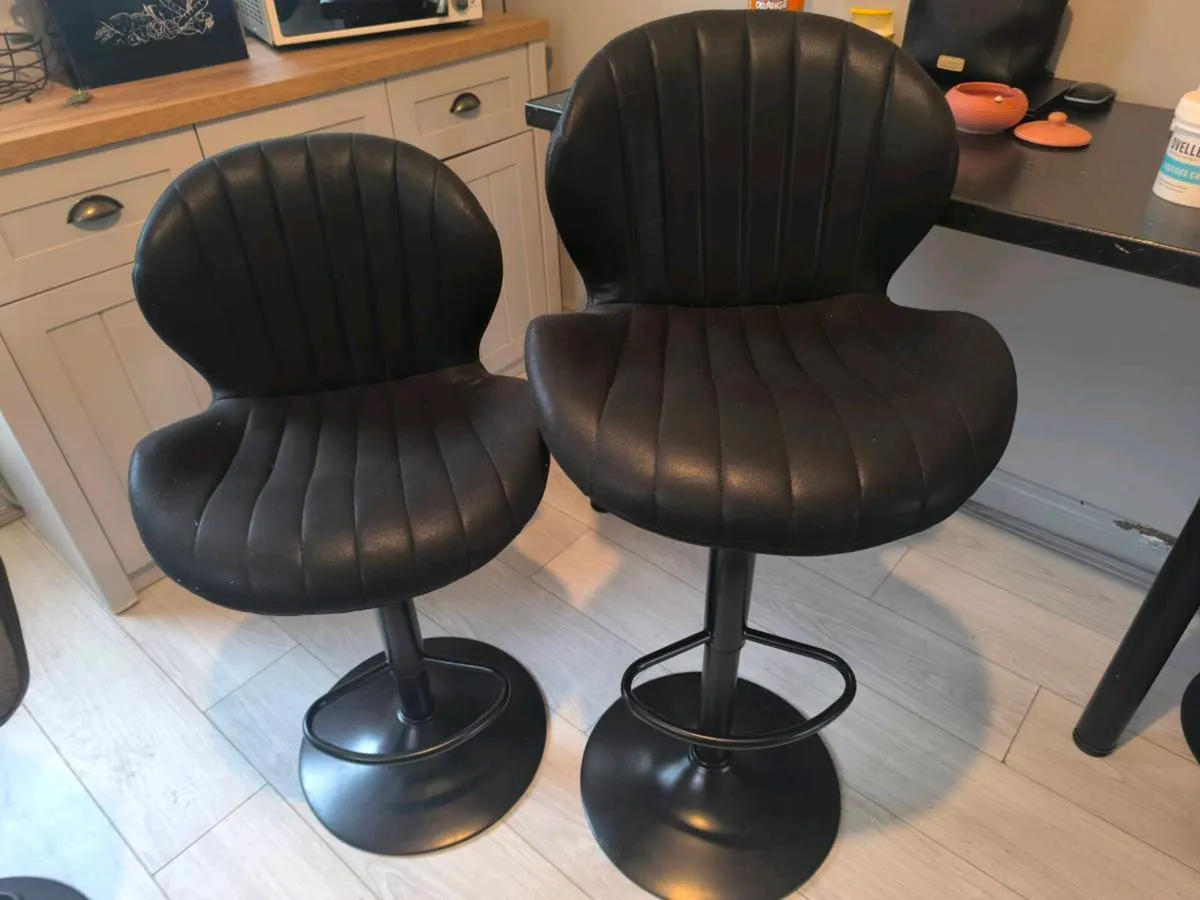 2 breakfast bar stools - Image 2