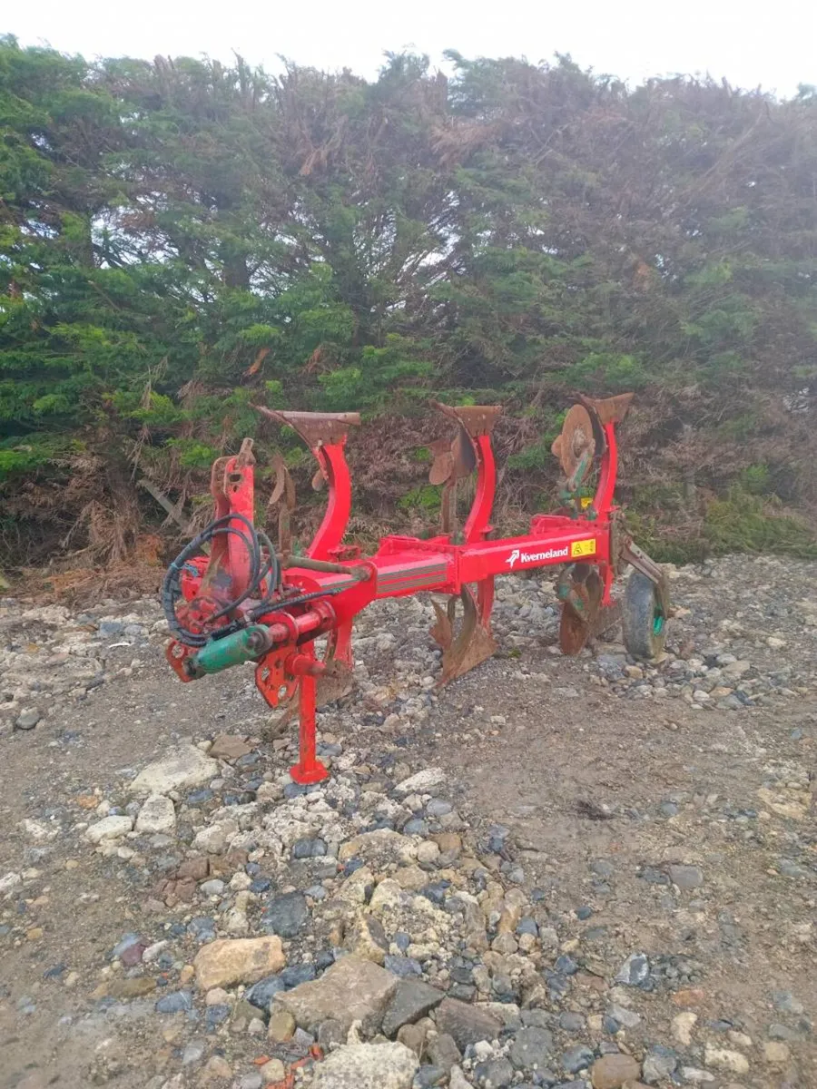 Kverneland 3 furrow reversible 16" plough - Image 3