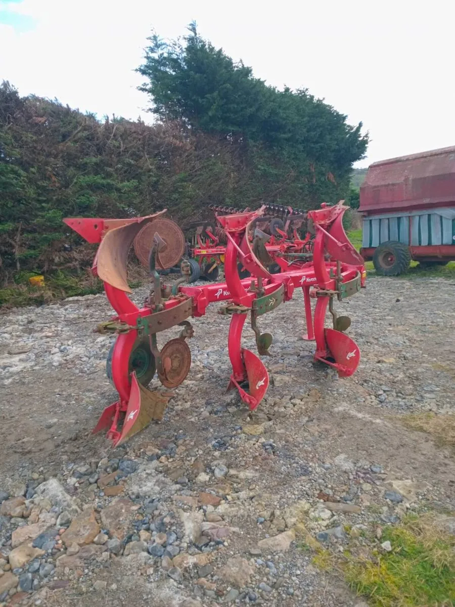 Kverneland 3 furrow reversible 16" plough - Image 4
