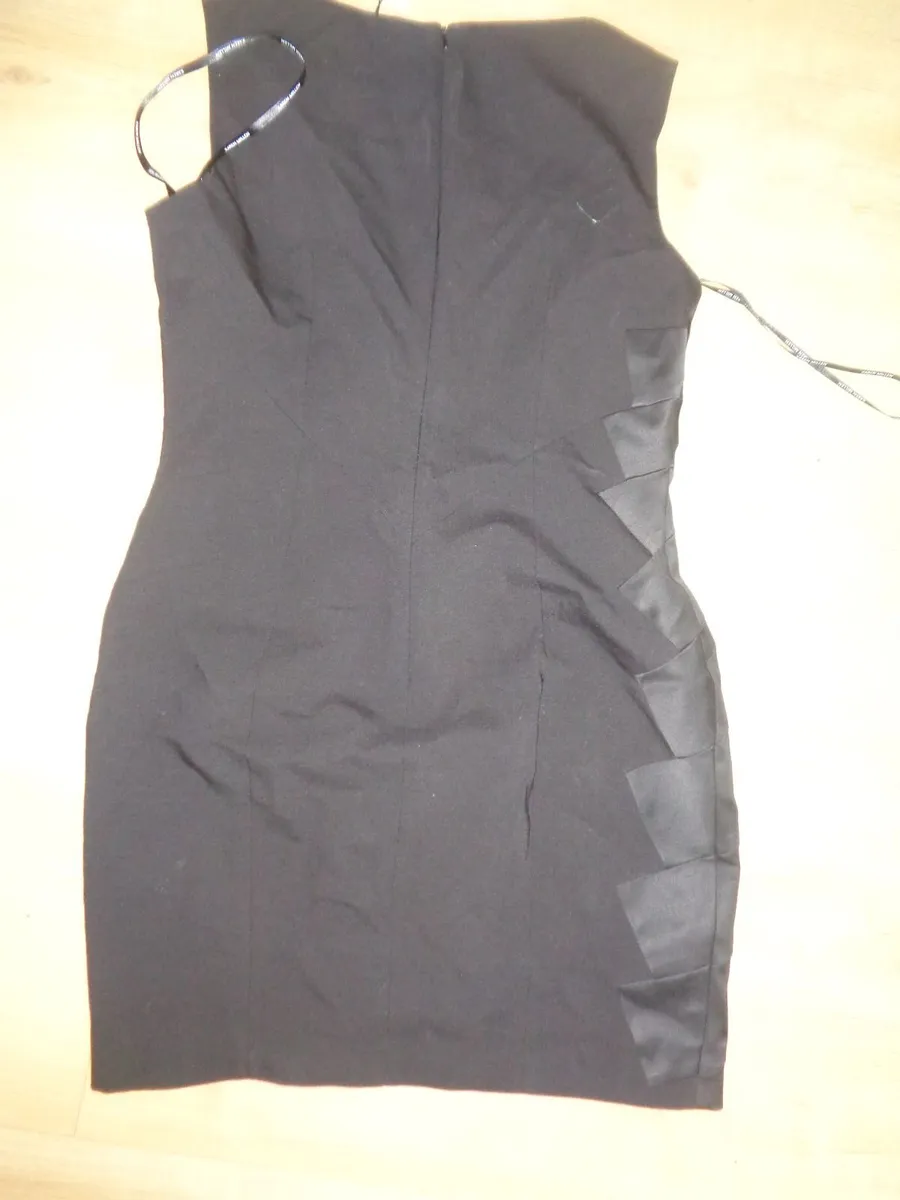 Karen Millen Ladies Dress for Sale - Image 4