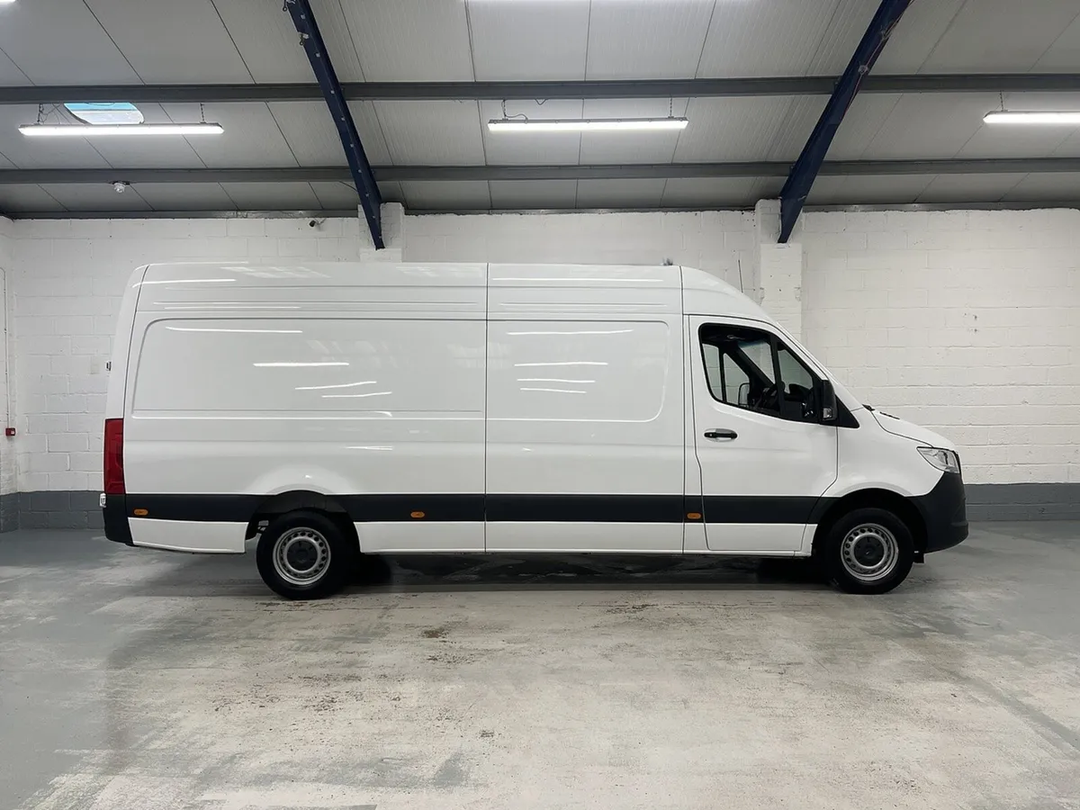 2025 Mercedes-Benz Sprinter Panel Van - Image 4