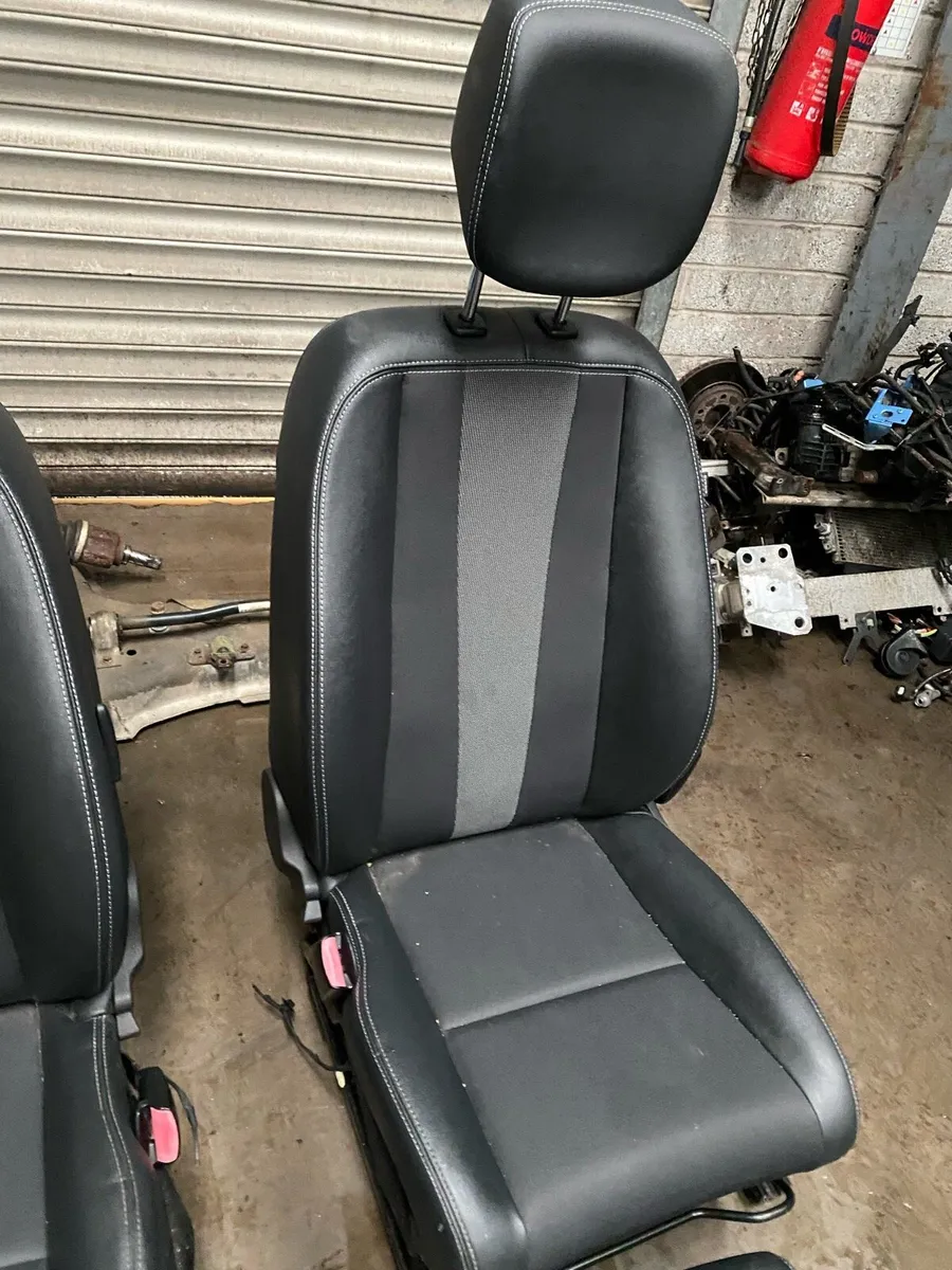 Half leather interior and door cards Renault Megan - Image 2