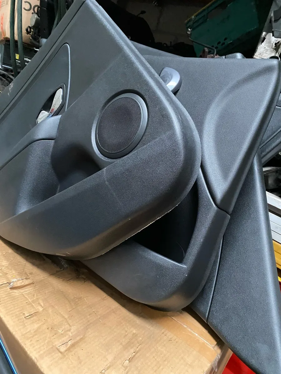 Half leather interior and door cards Renault Megan - Image 4