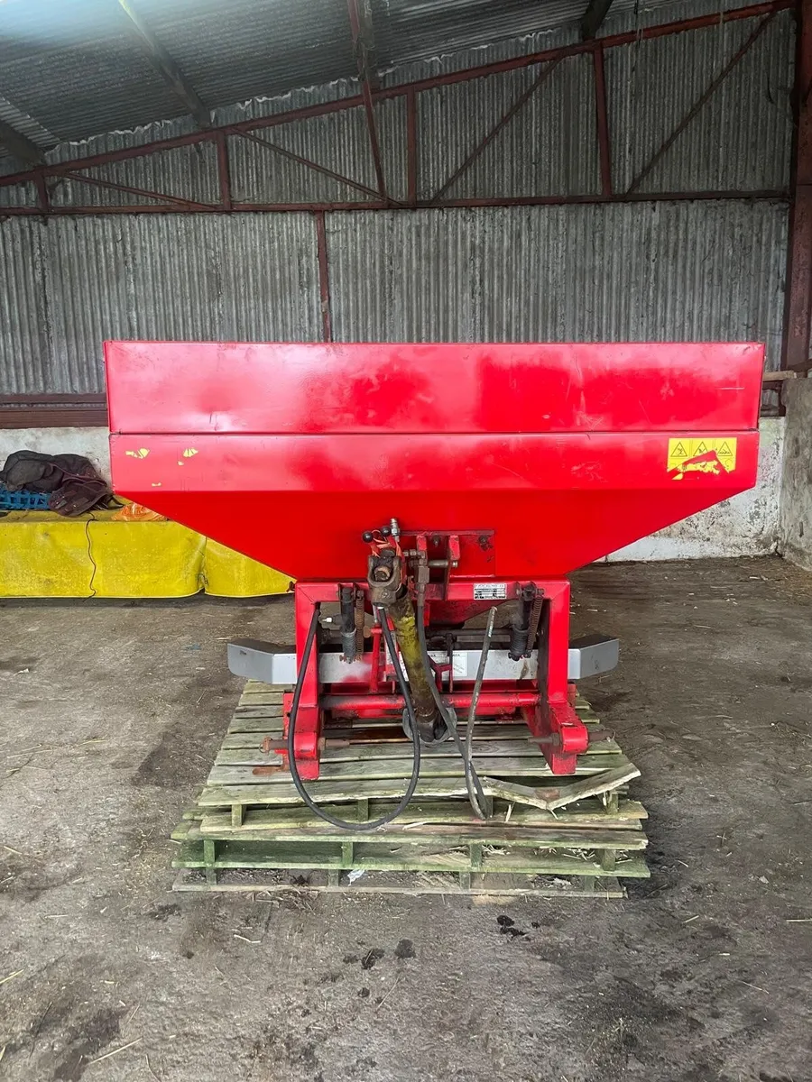 Fertiliser spreader - Image 2