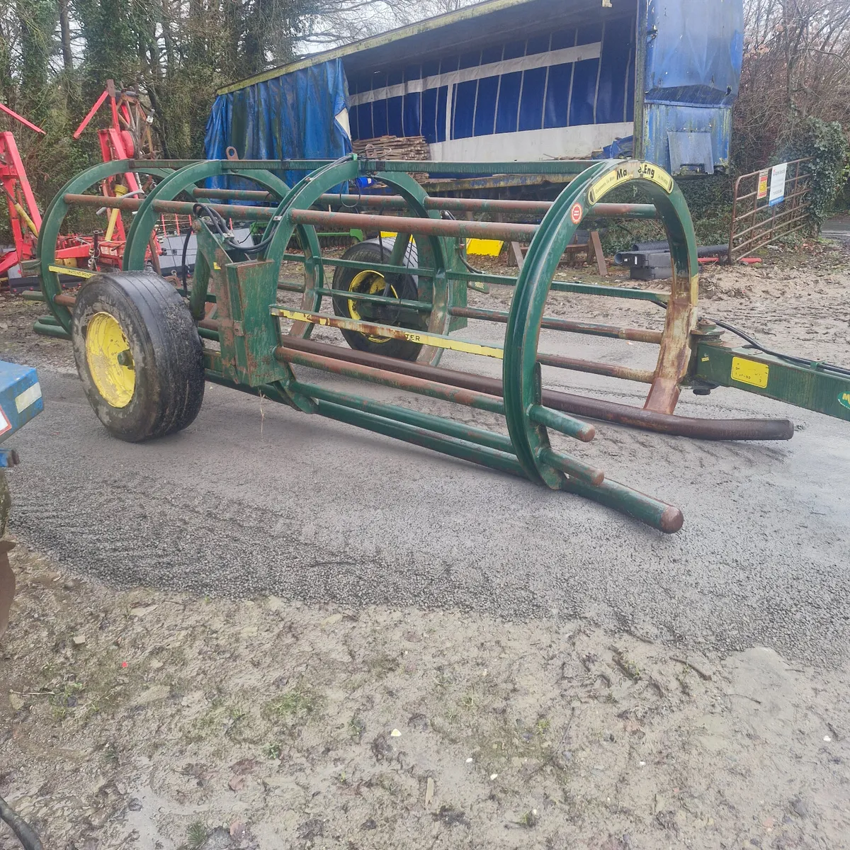 Bale trailer - Image 1