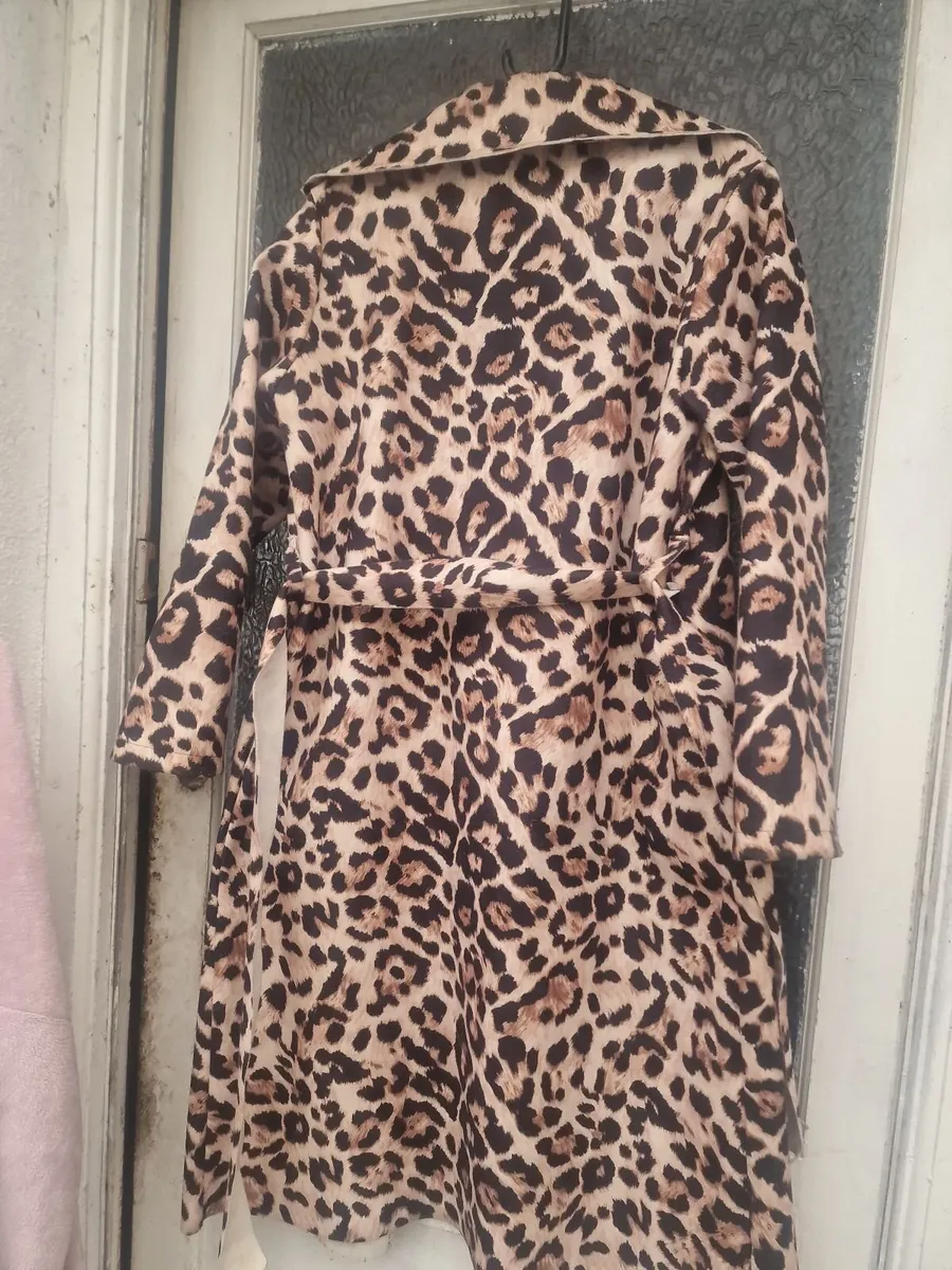Ladies leopard print coat - Image 1