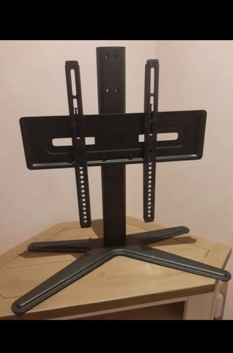 One For All Solid Table Top TV Stand