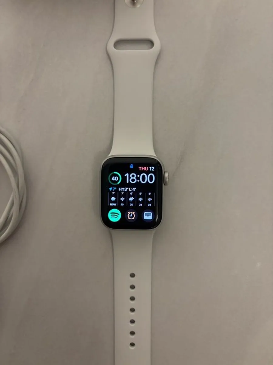 Apple Watch SE 2nd gen - Image 2