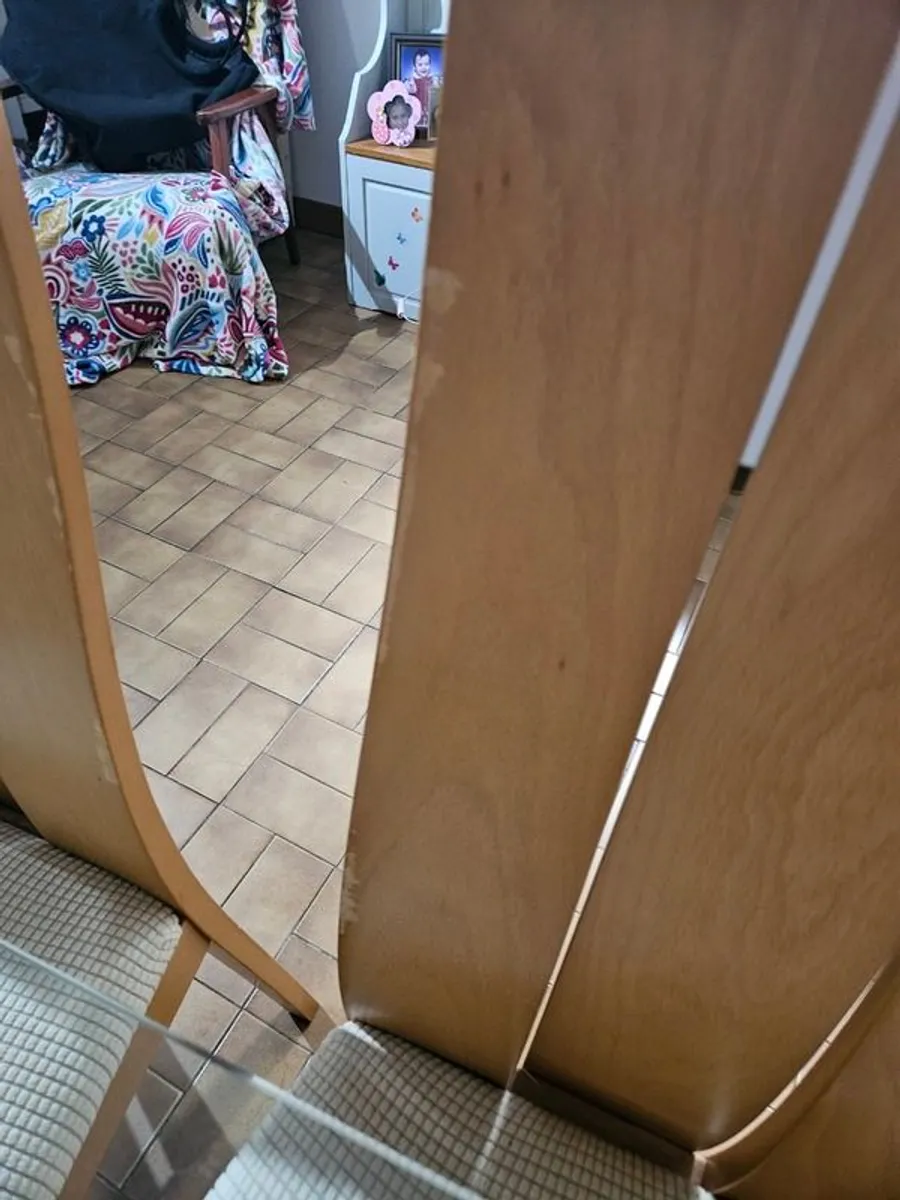 Glass top table and 6 chairs - Image 3