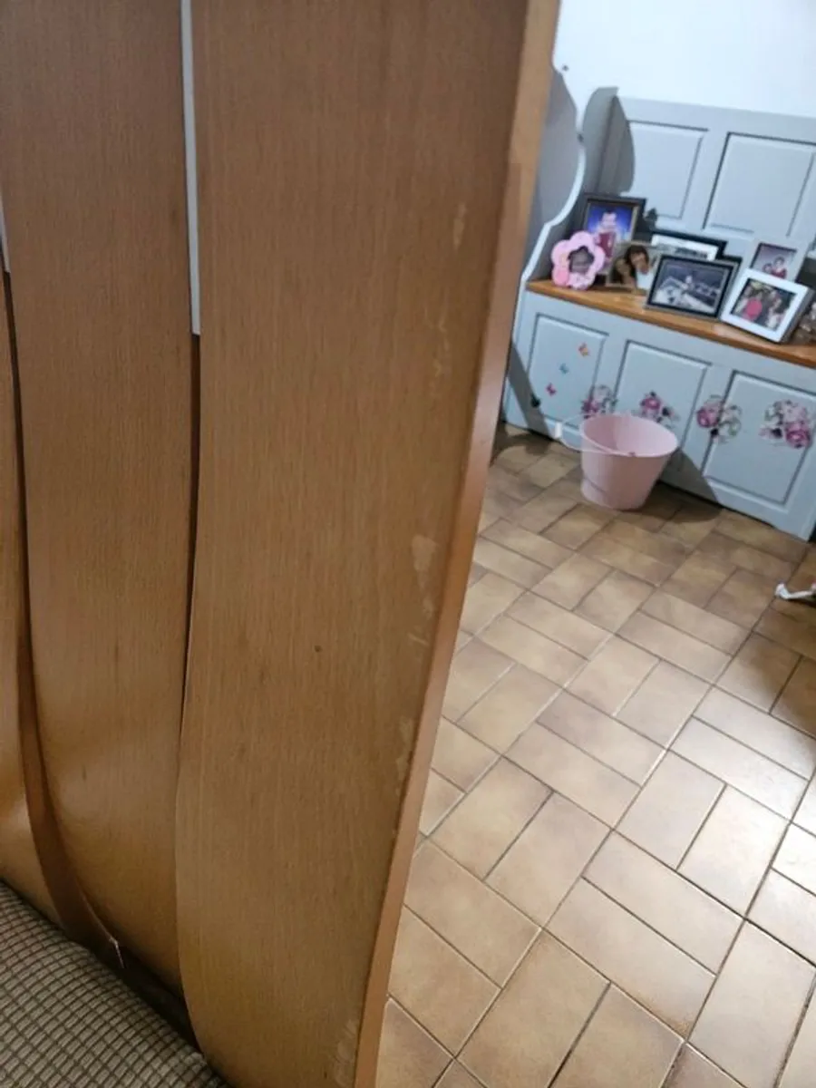 Glass top table and 6 chairs - Image 4