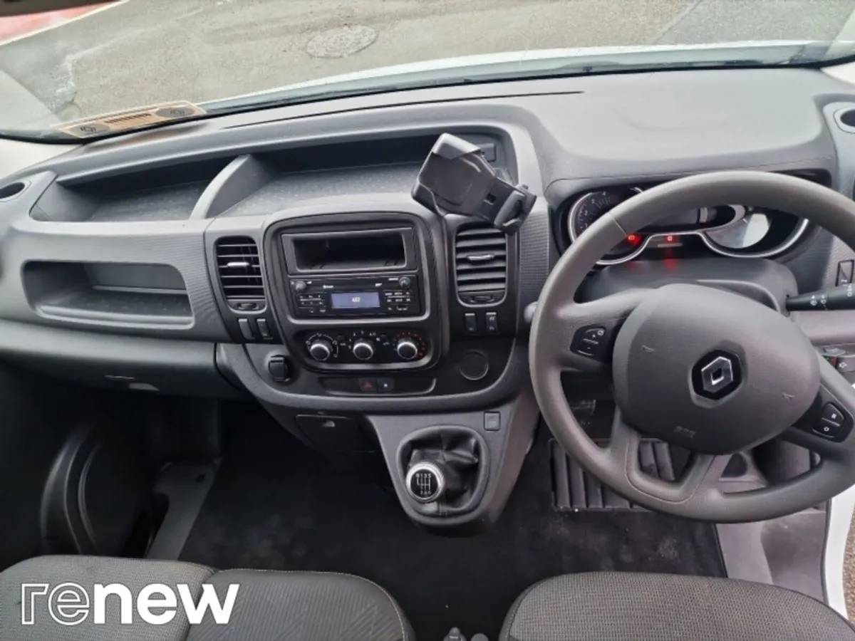 Renault Trafic TRAFIC LL30 ENERGY DCI 120 BUS - Image 2