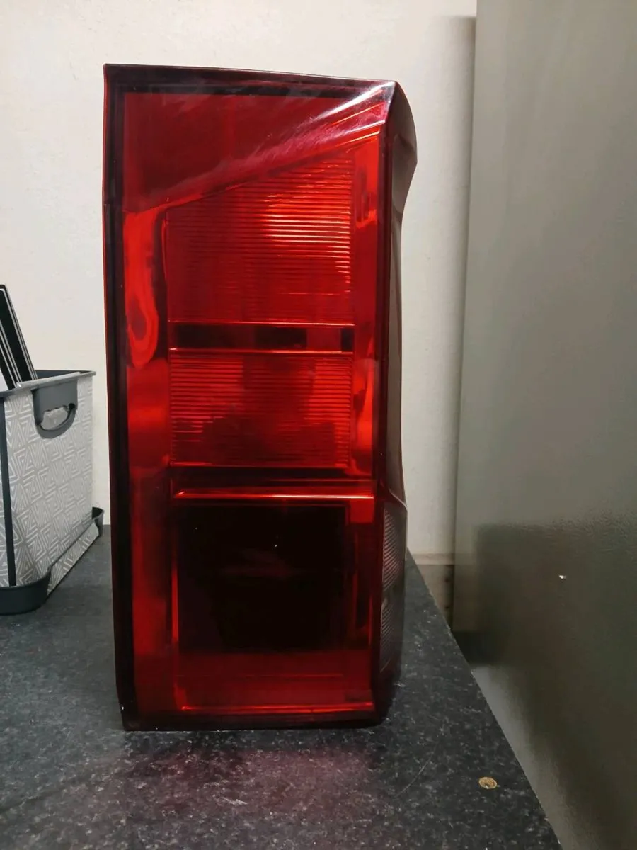 Volkswagen Crafter Taillight - Image 3