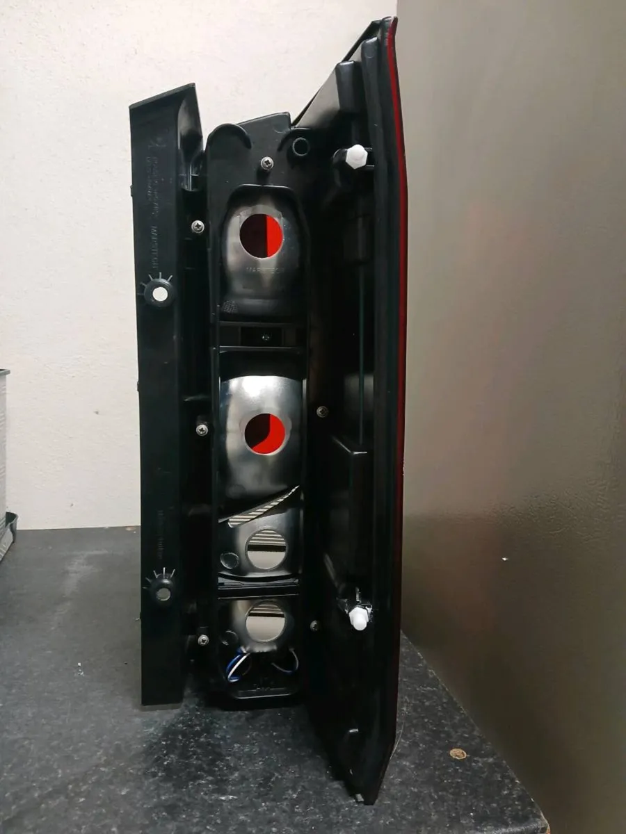 Volkswagen Crafter Taillight - Image 4