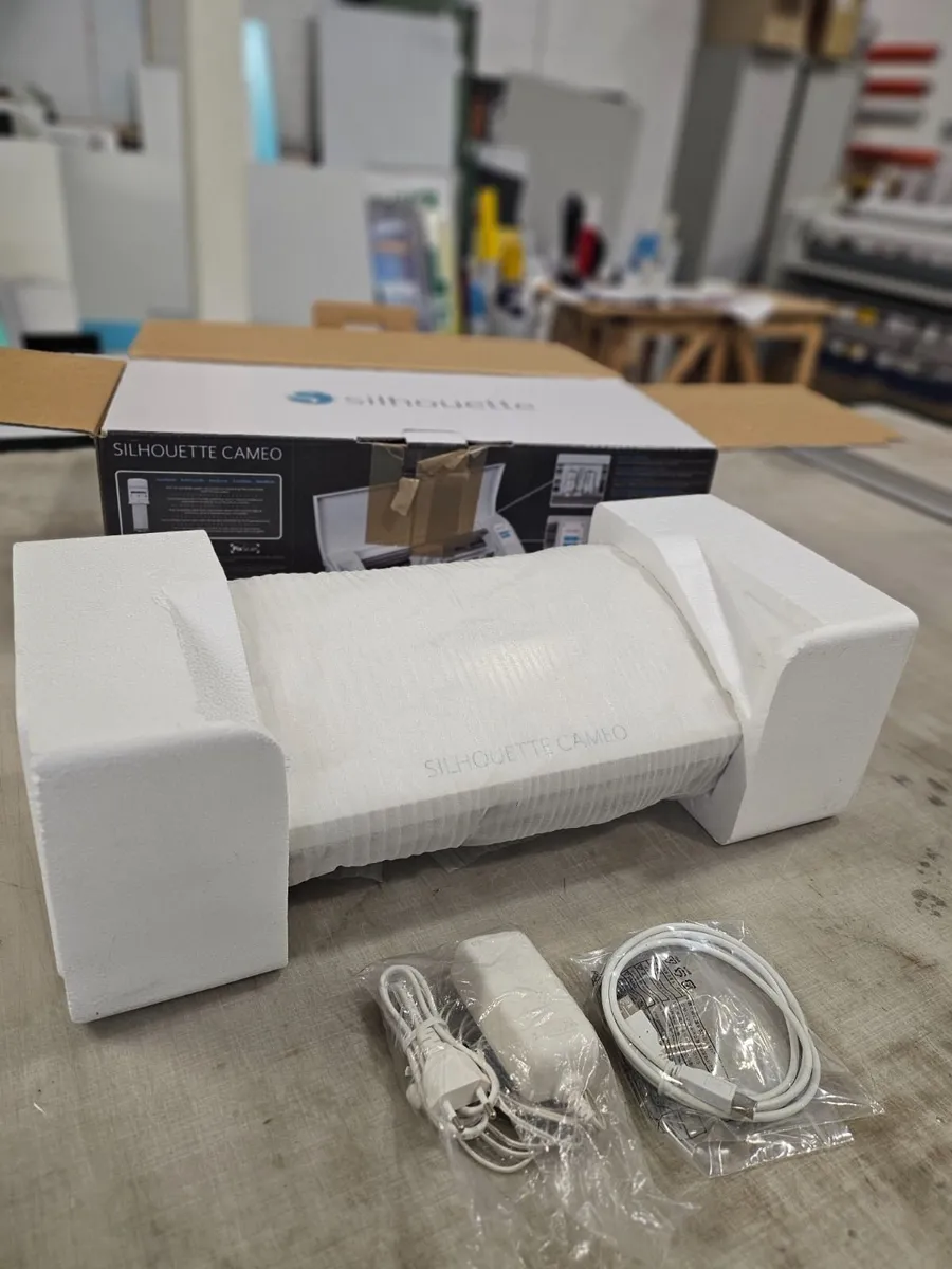 Silhouette Cameo 3 (Open Box / Excellent Condition - Image 1