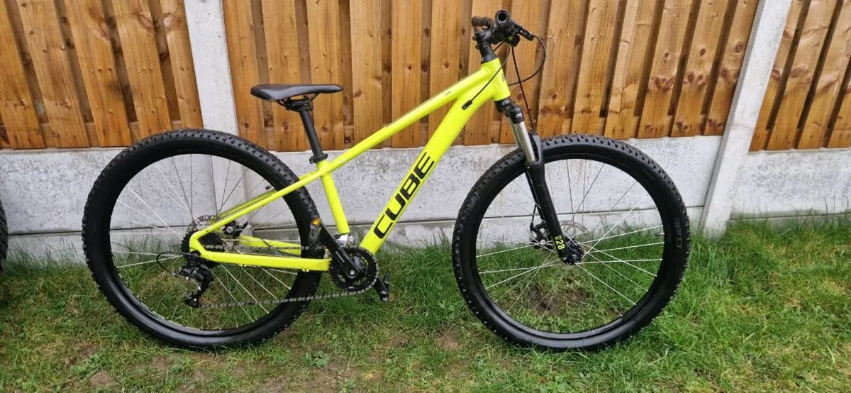 Boys cube aim ( serviced )( delivery ) - Image 1