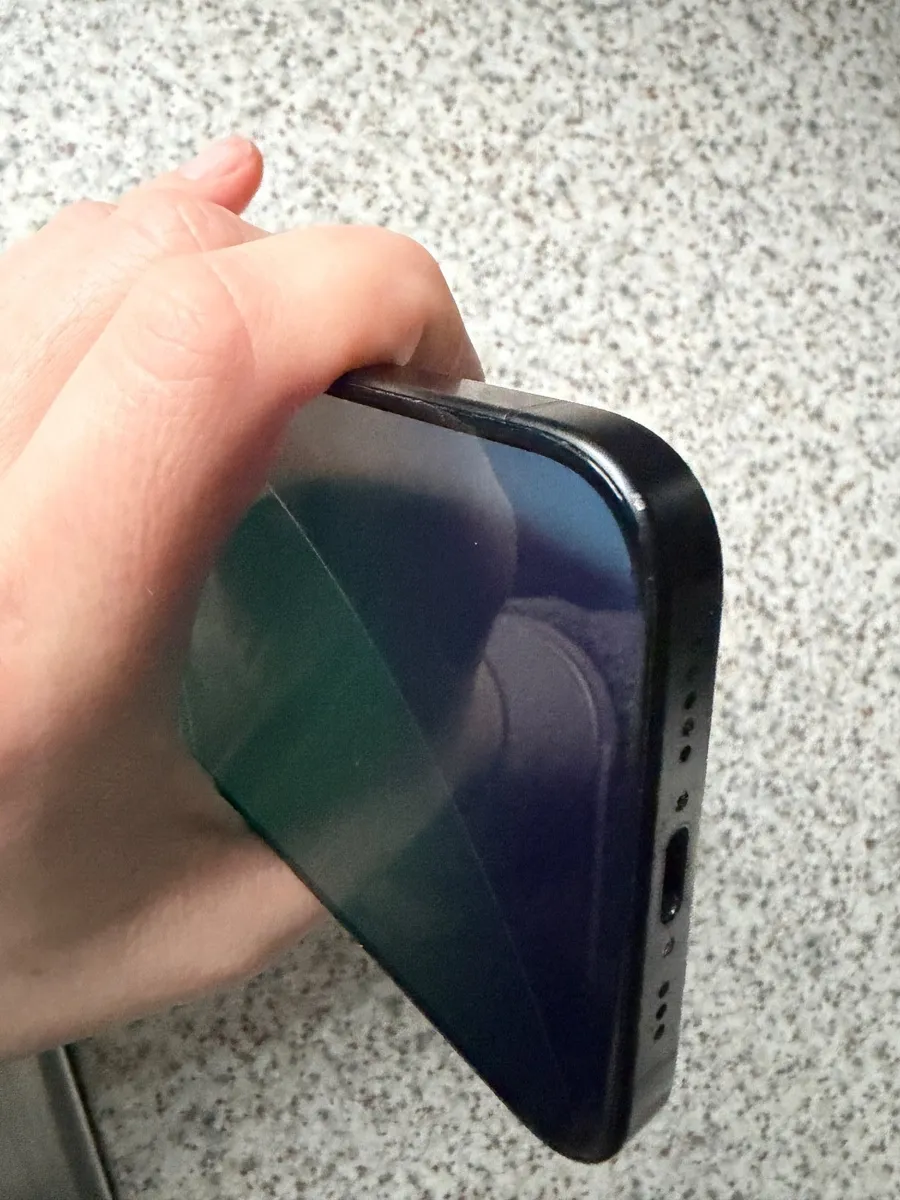 iPhone 15 Pro 256GB – Excellent Condition - Image 4