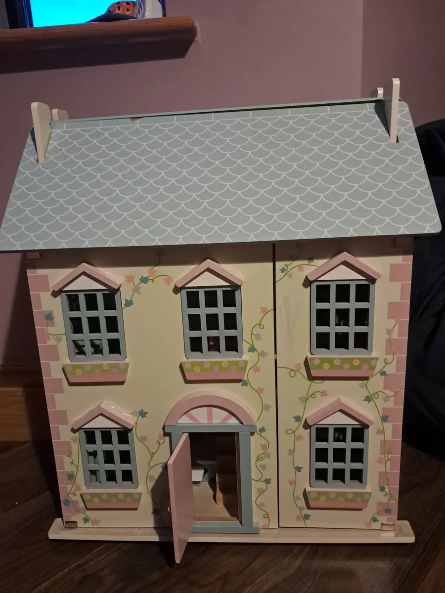 Doll house - Image 1