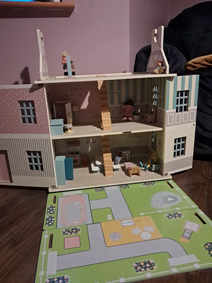 Doll house - Image 4