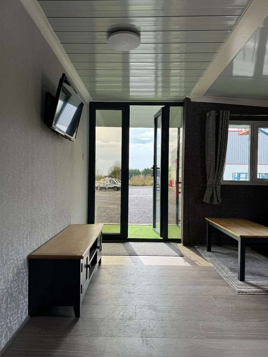 2 Bed House with Kitchen, Shower & Porch - Image 4