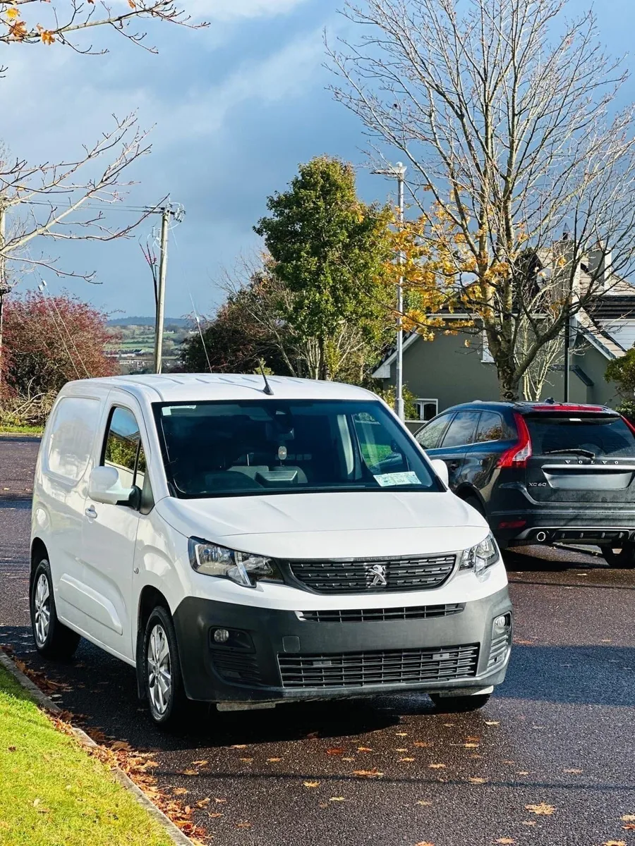 Peugeot partner Asphalt - Image 1