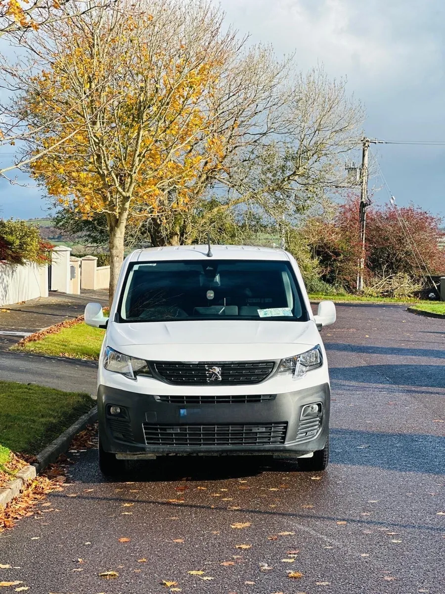 Peugeot partner Asphalt - Image 2