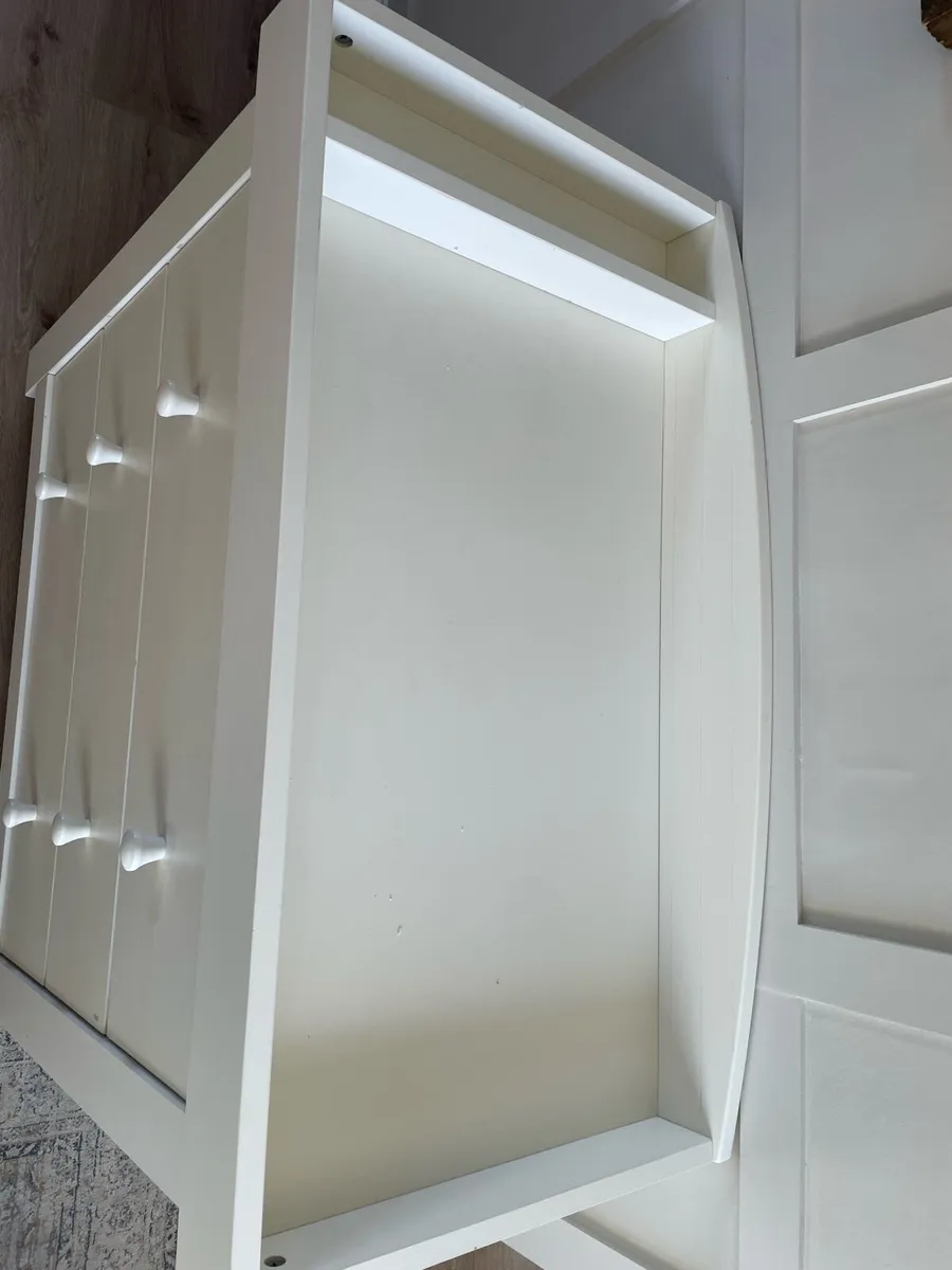 Cheat of Drawers Changing Unit - Image 2