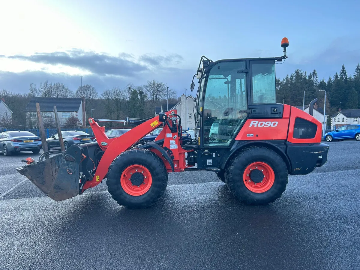 2023 Kubota R090 Forks / Bucket / Breaker - MULLAN - Image 1