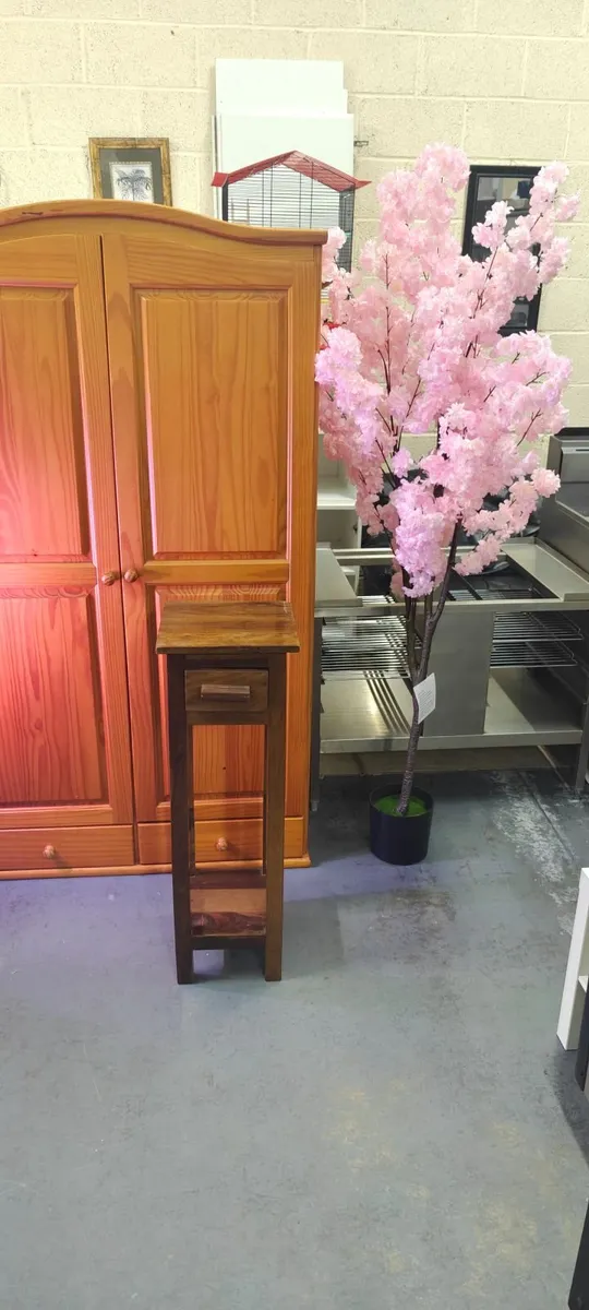 Sheesham Toll Stand - Image 1