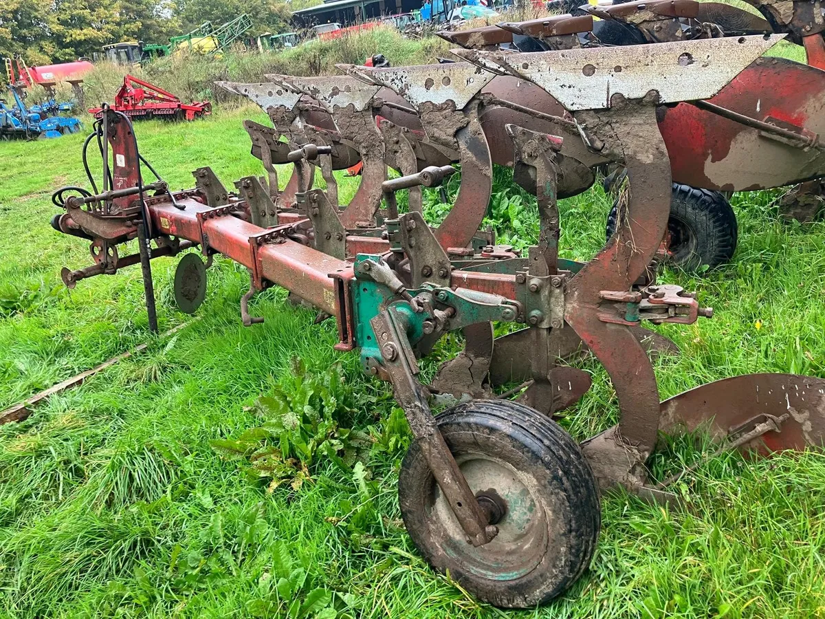 Kverneland 4 furrow reverseable - Image 2